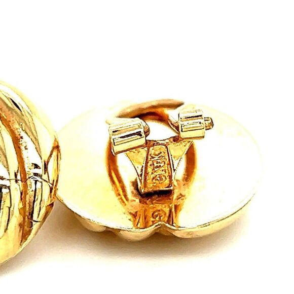 SOLD 14k Gold Scalloped Design Clip Earrings - Picture 4 of 6